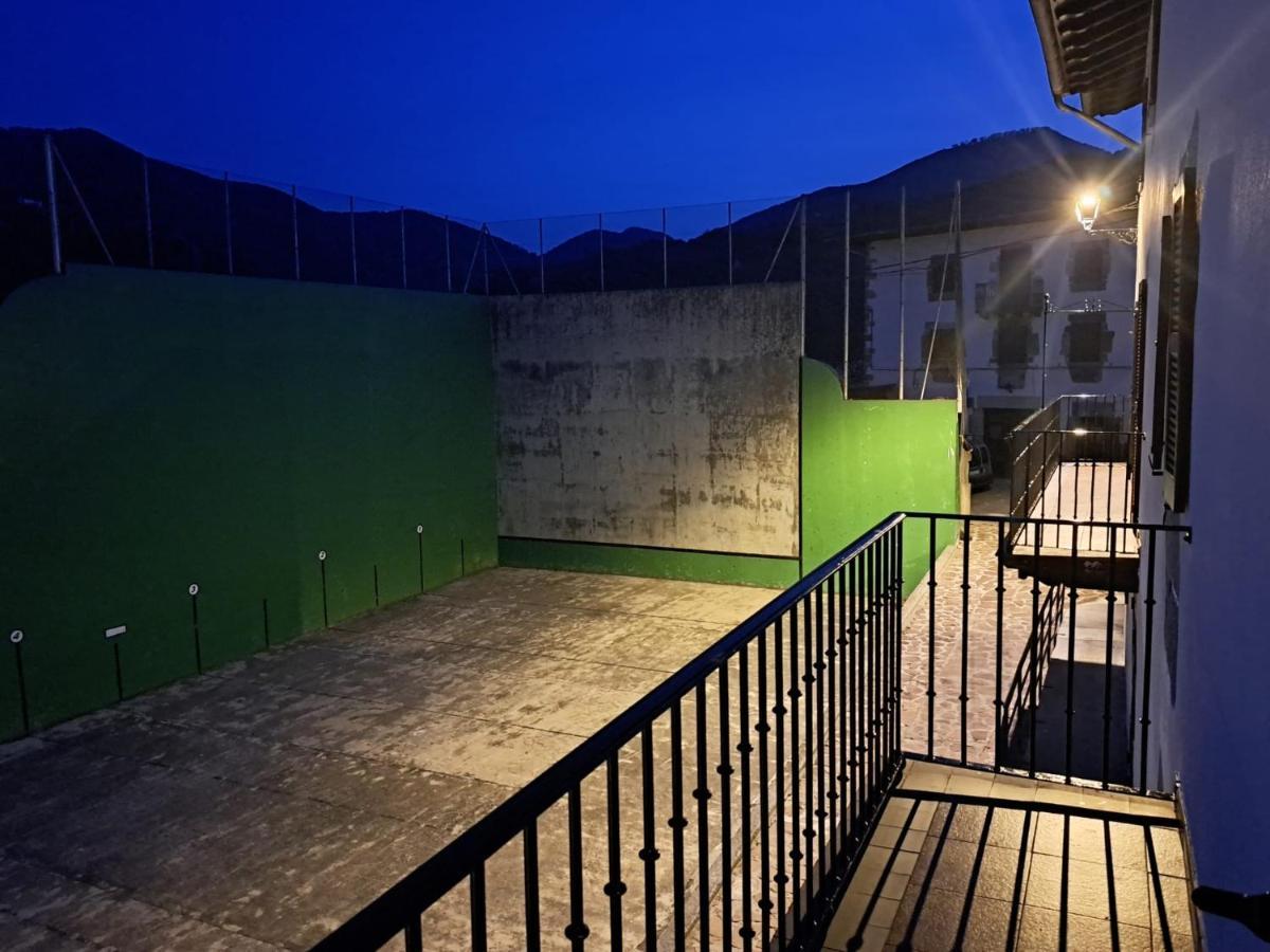 Posada De Oitz Oiz Exterior photo